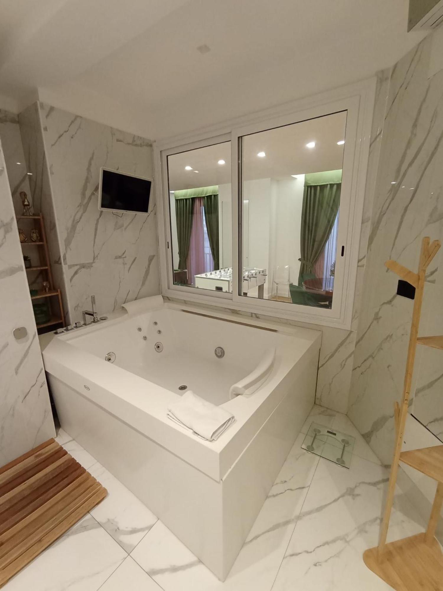 President Plaza Vip Suite Spa By Babylon Stay Naples Exterior photo