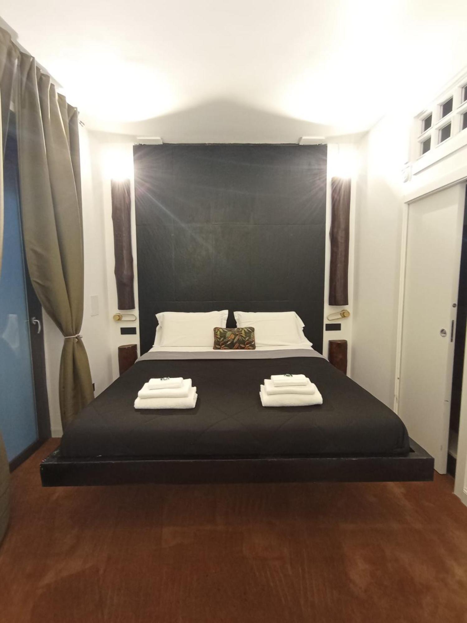 President Plaza Vip Suite Spa By Babylon Stay Naples Exterior photo