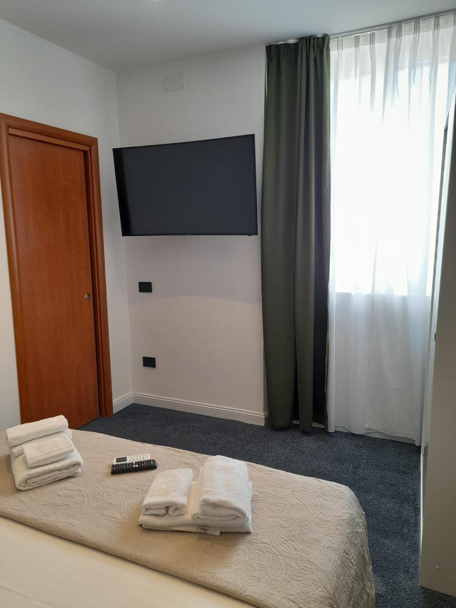 President Plaza Vip Suite Spa By Babylon Stay Naples Exterior photo